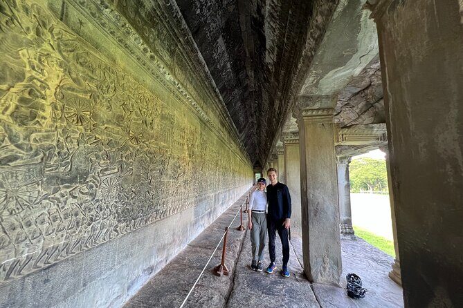 Angkor Wat Sunrise Bike Tour with Lunch Included - Key Points