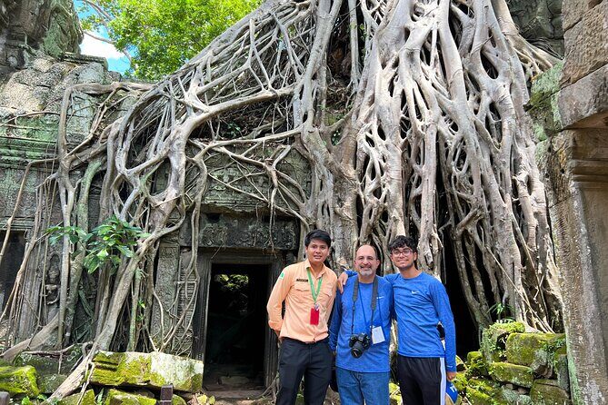 Angkor Wat Sunrise Tour By E-Bike Experience With Breakfast Included - Market Visit: A Slice of Daily Cambodian Life