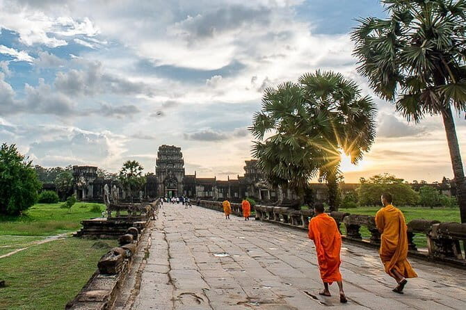Angkor Wat, Ta Prohm, Angkor Thom, Bayon Temple Day Tour - Who Is This Tour Best Suited For?