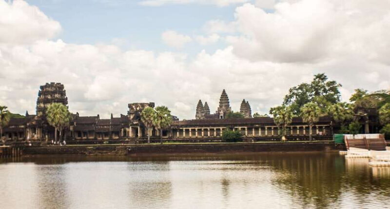 Angkor Wat: Tuk Tuk and Walking Tour - Learning and Cultural Context