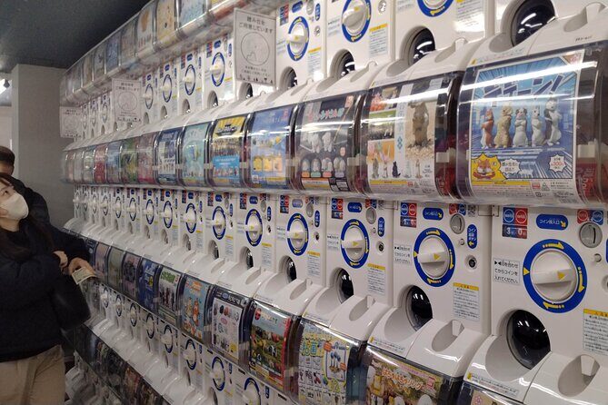 Anime shopping tour in Osaka: figures, Manga, Maid Cafe, Knife - The Sum Up