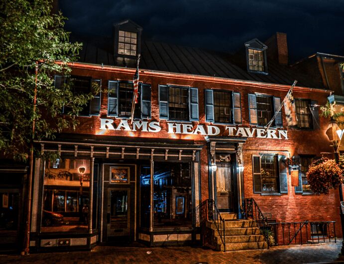 Annapolis Ghosts: Spirits & Spirits Haunted Pub Crawl - Key Points