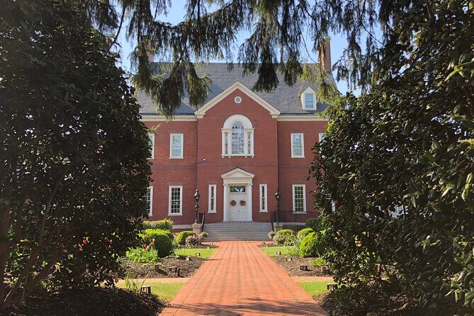 Annapolis Historic Walking Tour at Harbor and Naval Academy - U.S. Naval Academy: A Military and Architectural Gem