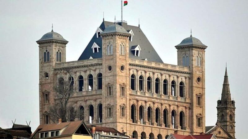 Antananarivo: Guided Tour and sunset in queen's palace - Why This Tour Offers Good Value