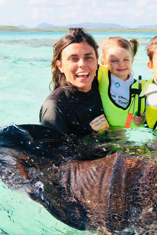 Antigua: Stingray City Experience with Round-Trip Transfer - Who Should Consider This Tour?