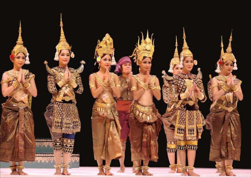 Apsara Dance Show with Dinner by Tuk-Tuk Roundtrip Transfer - Who Should Consider This Tour?