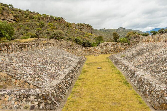 Archaeological sites Tour and Red Pottery in Tlacolula - Authentic Experiences and Authentic Insights