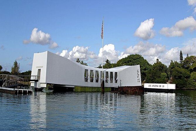 Arizona Memorial Pearl Harbor & Honolulu City Tour from Maui - Key Points
