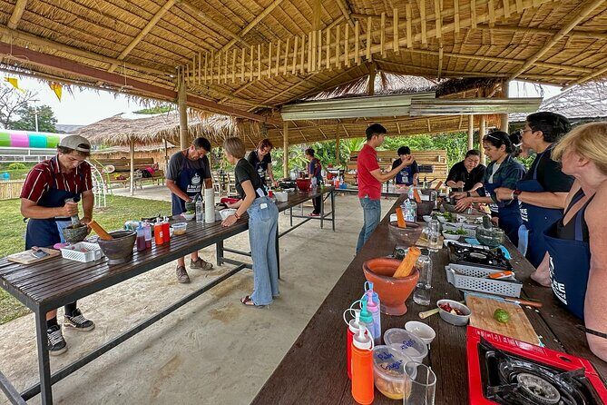Aroidees Farm-Fresh Thai Cooking Experience - Who Should Book This Tour?