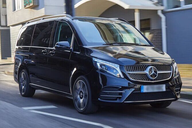 Arrival from Melbourne Airport MEL to Melbourne City by Minivan - Why Opt for a Private Transfer?