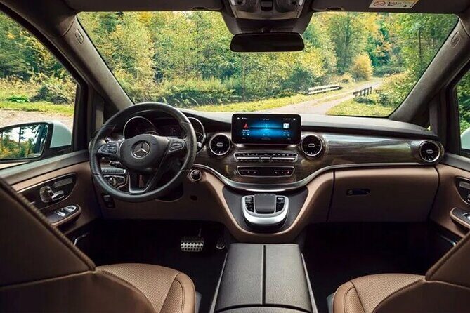 Arrival Private Transfer: Auckland Airport AKL to Auckland City by Luxury Van - FAQ