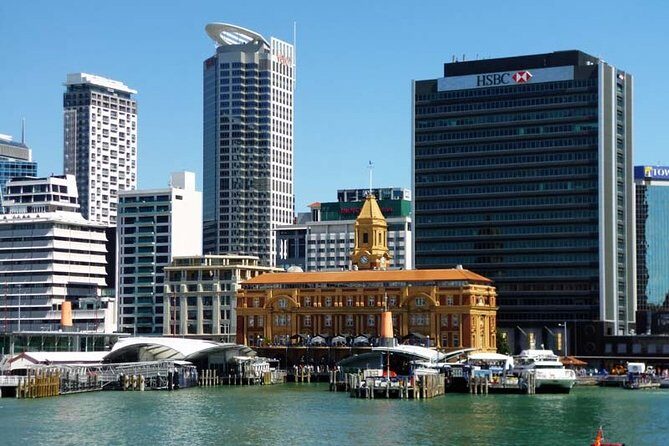 Arrival Private Transfer from Auckland Airport AKL to Auckland in Business Car - The Sum Up