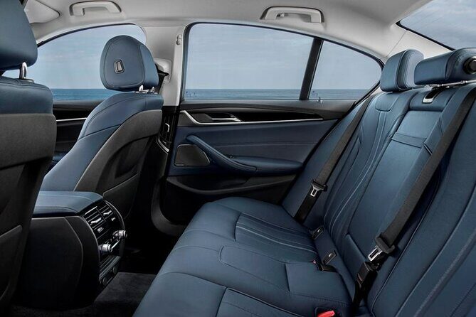 Arrival Private Transfer from Dubai Airport DWC to Dubai by car or SUV - Why It’s a Great Choice for Your Dubai Arrival