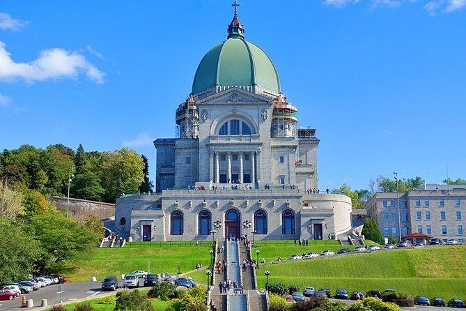 Arrival Private Transfer: Montreal Airport YUL to Montreal in Business Car - Additional Practical Details