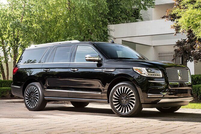 Arrival Private Transfer: Montreal Airport YUL to Montreal in Luxury SUV - Why Consider This Private Transfer?