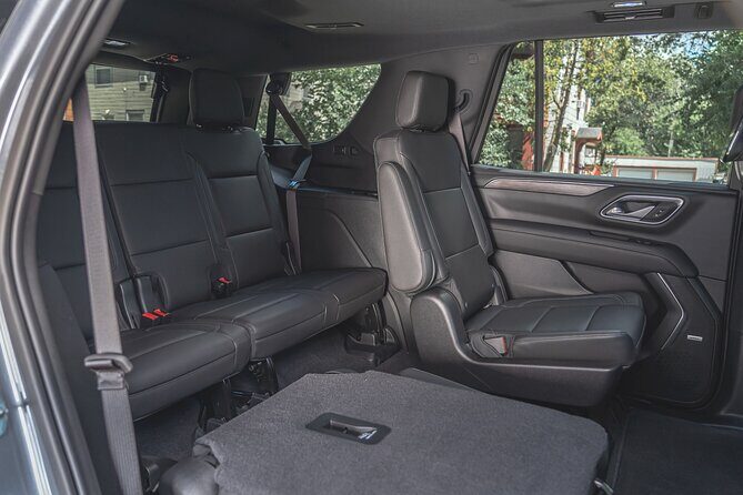 Arrival Transfer from Milwaukee Airport MKE to Milwaukee by SUV - What to Expect During the Journey