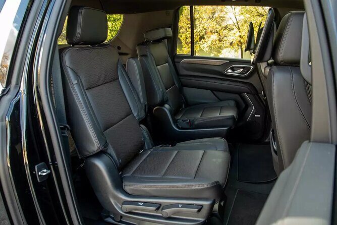 Arrival Transfer from Milwaukee Airport MKE to Milwaukee by SUV - The Vehicle and Capacity