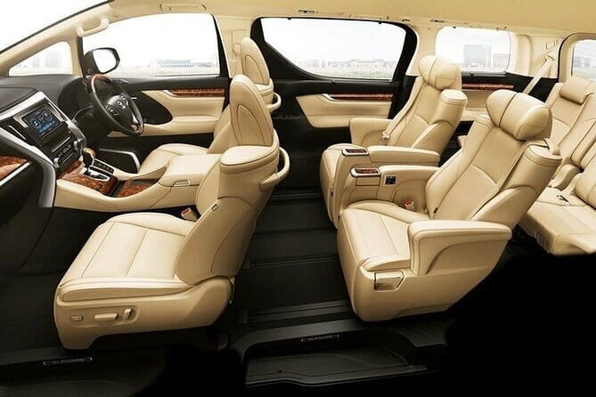Arrival Transfer Hong Kong Kai Tak Port to Hong Kong by Minivan - Who Will Benefit Most from This Service?