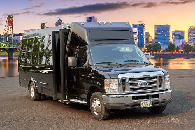 Arrival Transfer Montreal Airport YUL to Montreal by Limos or Bus - The Chauffeur Experience