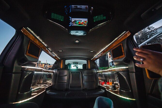 Arrival Transfer: Private Luxury 8 Passenger Limousine Service - Who Is This Service Best For?