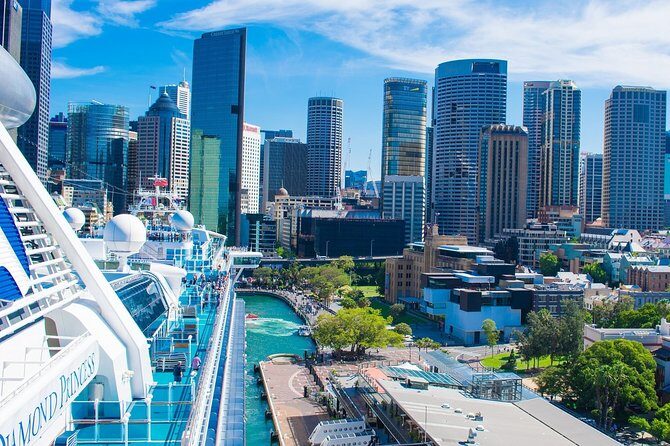 Arrival Transfer: Sydney Airport SYD to Sydney in Business Car - Who Will Love This Service?