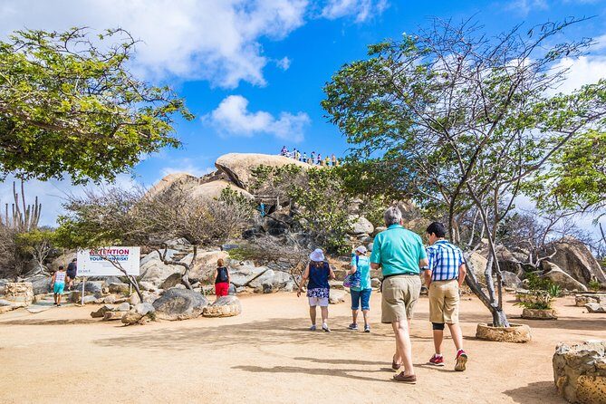 Aruba Island Sightseeing Tour Plus Arashi Beach Visit - Key Points
