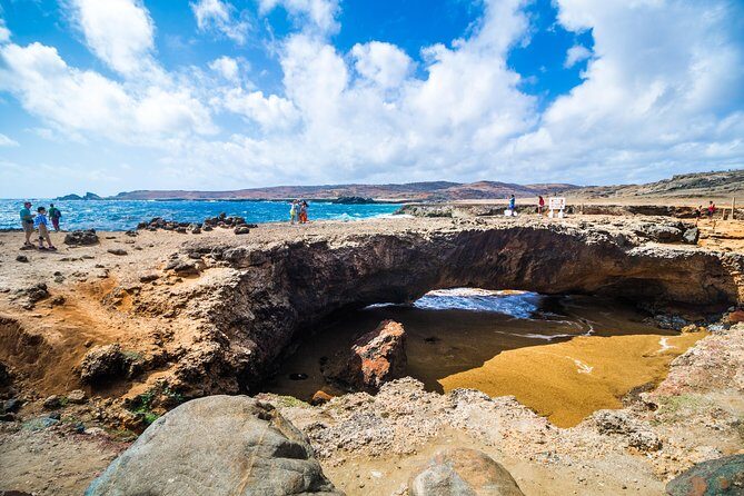 Aruba Island Sightseeing Tour Plus Arashi Beach Visit - Transportation and Group Size