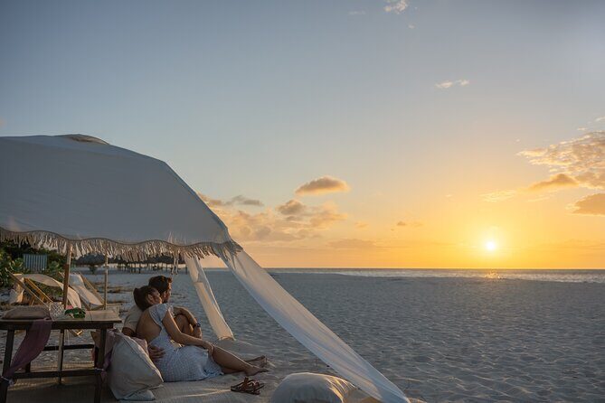 Aruba Romantic Sunset Photoshoot & Beach Picnic in Luxury Cabana - Who Is This Experience Best For?