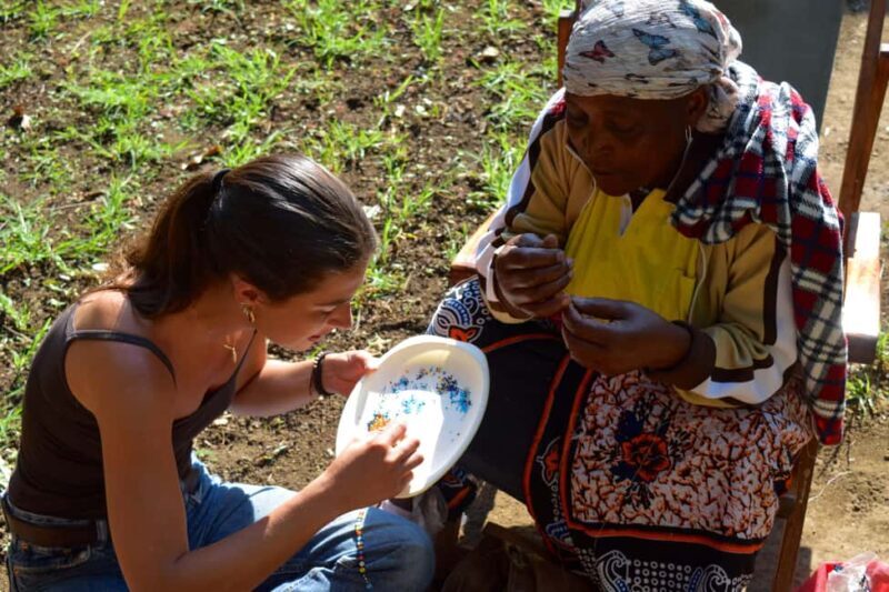 Arusha: Maasai-style Beaded Jewelry Lesson - A Close Look at the Experience