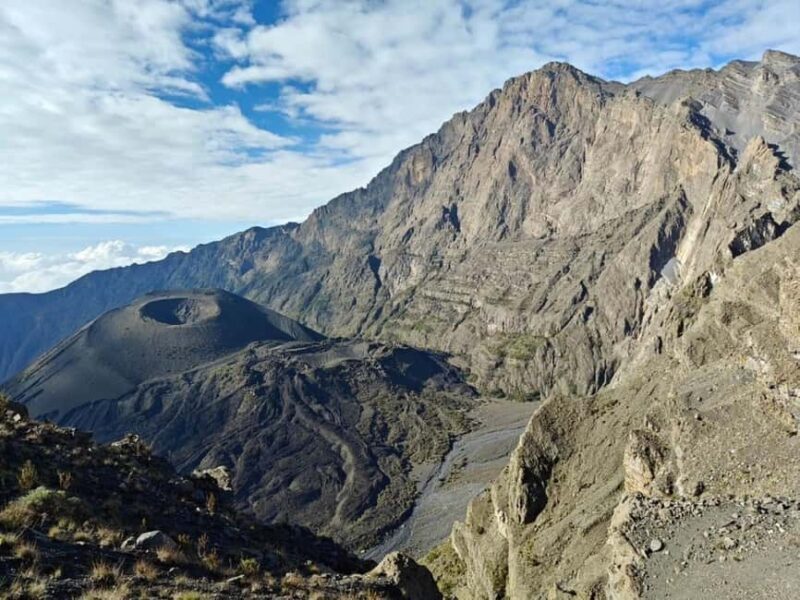 Arusha: Mount Meru Day Hike with Lunch and Transfers - Setting the Scene: Why Choose the Mount Meru Day Hike?