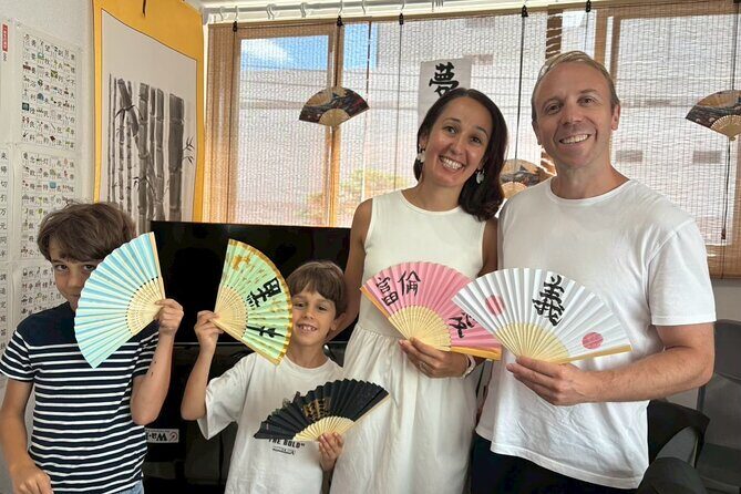 AsakusaJapanese Calligraphy & Make your original folding fan! - Key Points