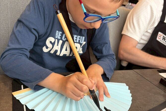 AsakusaJapanese Calligraphy & Make your original folding fan! - Creating Memories and Souvenirs