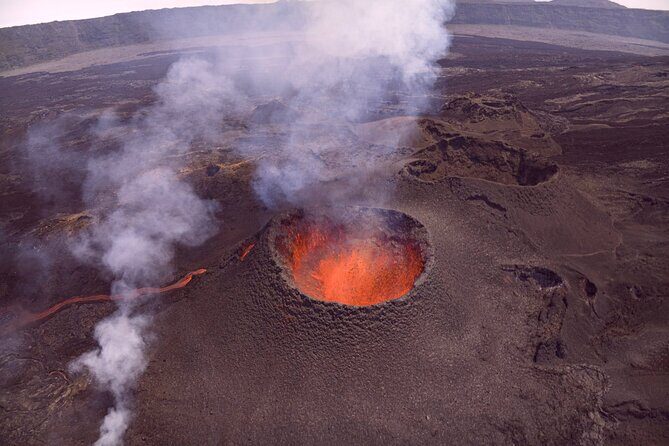 Ascension du Piton de la Fournaise en petit groupe - An In-Depth Review of the Piton de la Fournaise Small-Group Trek