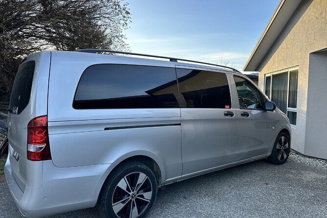 Auckland Airport/CBD Transfer 1-7 traveler (VIP/Luxury Vehicles) - Real Traveler Insights