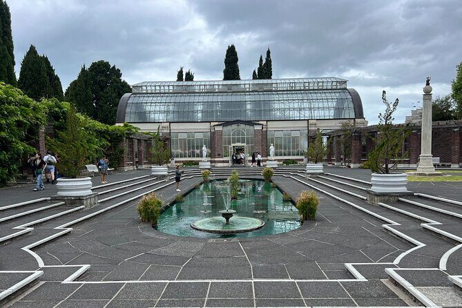 AUCKLAND CITY Full Day Tour with War Memorial Museum and Mt Eden - Mount Eden: The Volcanic Gem