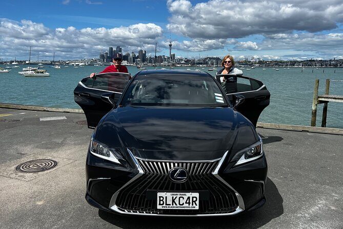 Auckland City Private Tour for Couples. Be chauffeur driven with added extras. - Key Points