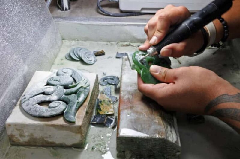 Auckland: Full-Day Jade Carving, Honey Tasting & Wine Tour - Authenticity and Practicality