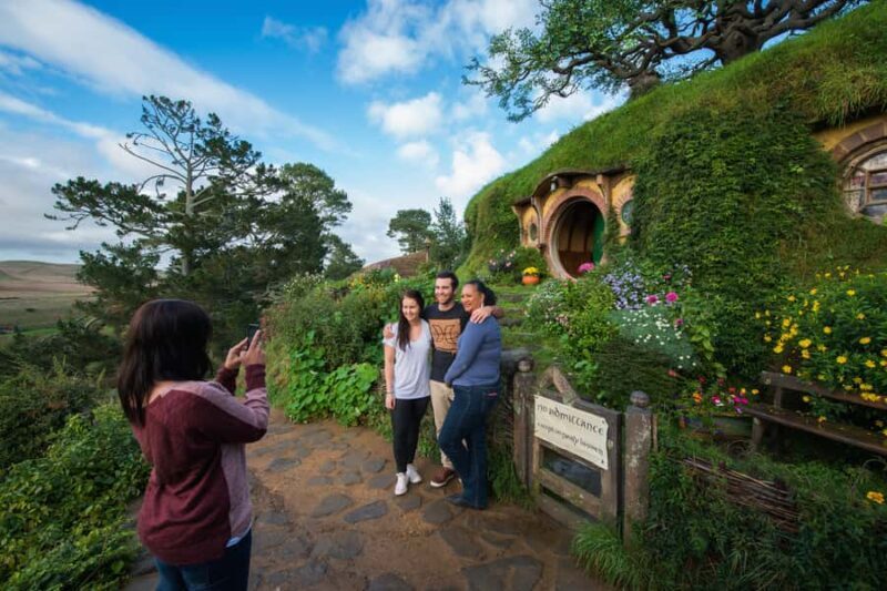 Auckland: Hobbiton Movie Set Tour with Lunch - A Deep Dive into the Hobbiton Movie Set Tour Experience