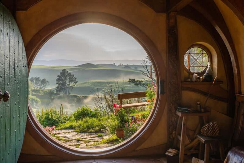 Auckland: Hobbiton & Waitomo Caves Small-Group Tour & Lunch - An Overview of the Tour Experience