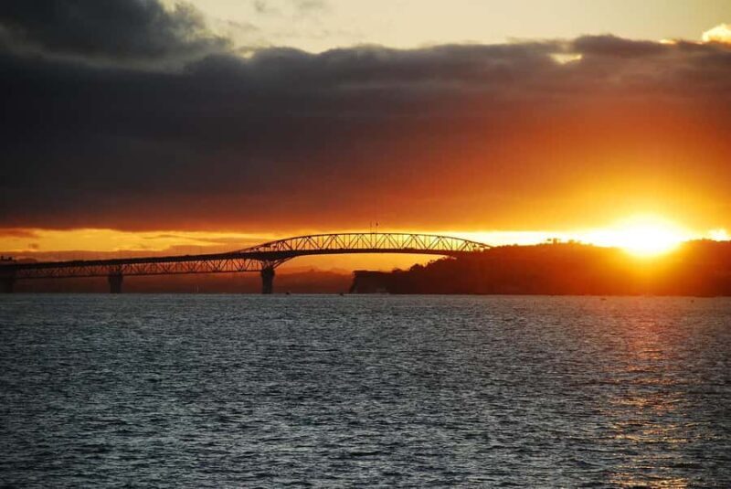 Auckland: Nightlights Harbour Cruise with Canapés and Drink - FAQs