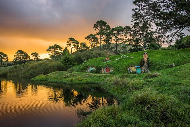 Auckland to Hobbiton Movie Set and Rotorua's Geothermal Valley - A Detailed Look at the Itinerary