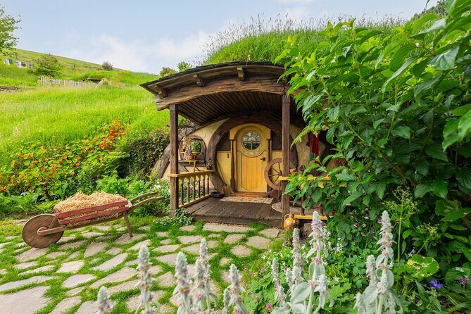Auckland to Rotorua, Hobbiton and Waitomo 1 Way Small Group Tour - Key Points