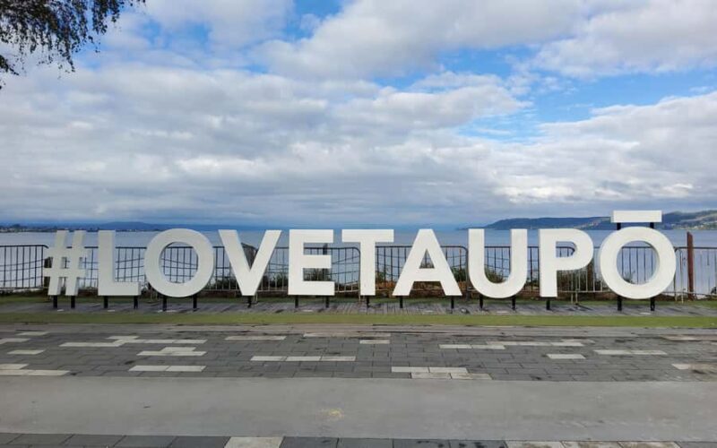 Auckland: Wai-O-Tapu and Lake Taupo Private Day Tour - Long Day, Good Value