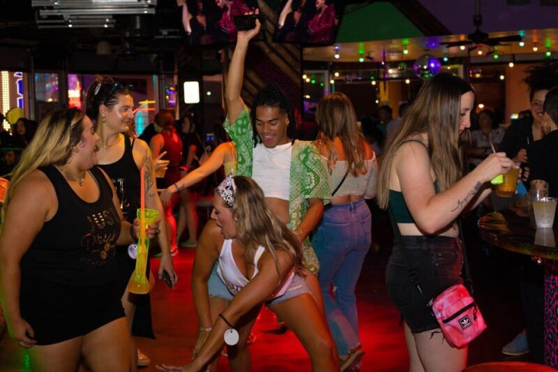 Austin 6th Street Bar Crawl | The Epic Group - What to Expect from the Austin 6th Street Bar Crawl
