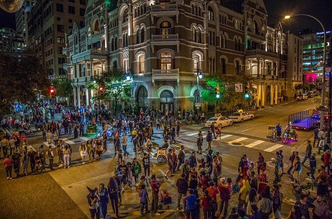 Austin Bar Hunt: Raging on Rainey - Who Should Consider This Tour?