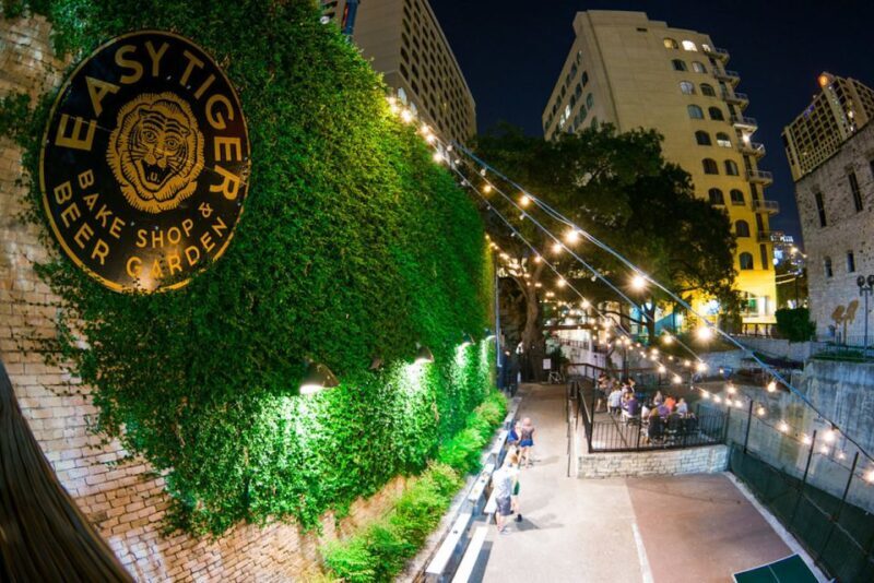 Austin: Live Music Crawl - Who Will Love This Tour?