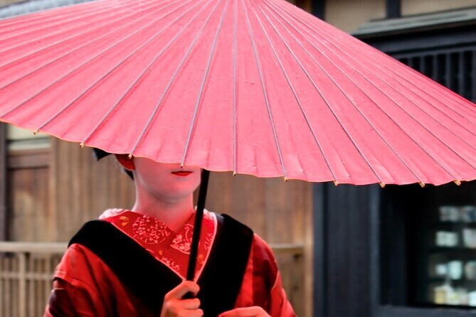 Authentic Kyoto Gion Tour with Traditional Cuisine and Maiko Show - Exploring the Heart of Kyoto: What You Can Expect