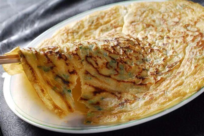 Authentic Local Food Tour in Central Shanghai - The Food and Drink Experience