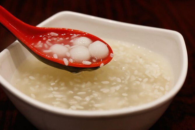 Authentic Local Food Tour in Central Shanghai - The Guides and Group Size