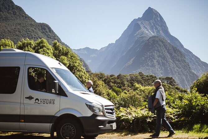 Award Winning Milford Sound Full Day Tour & Cruise from Te Anau - The Cruise: An Intimate Encounter with Nature
